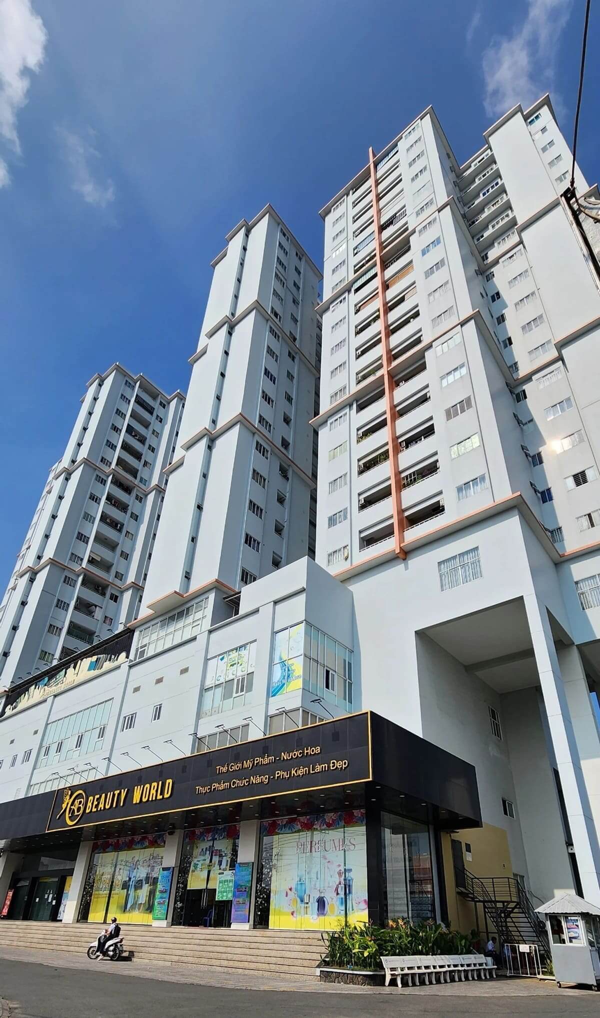 Hiện trạng không gian 2 block tháp căn hộ cao 19 tầng tại chung cư Lê Thành Twin Towers Mã Lò
