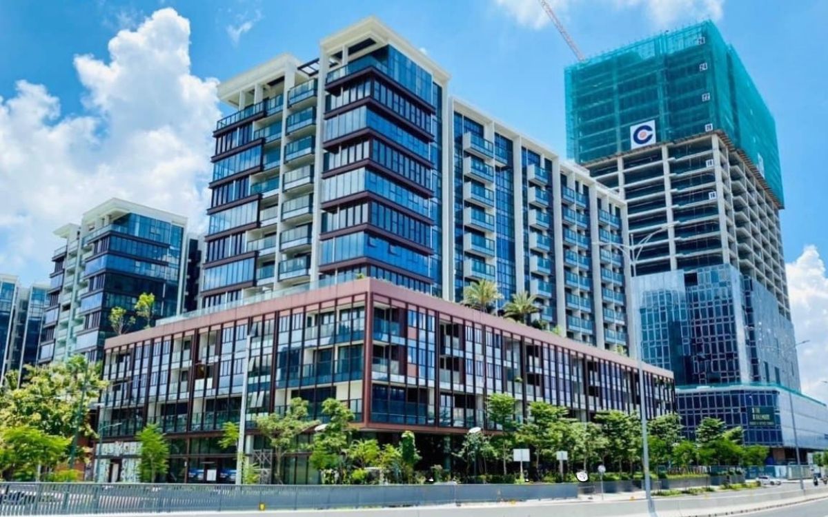THE GALLERIA RESIDENCE